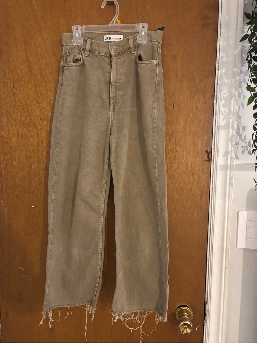 Zara Wide-Leg Corduroy Jeans in Beige